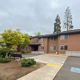 2988 Oak St — Photo 11