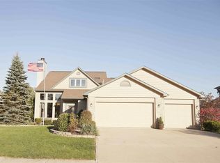 2229 Cedarwood Way, Fort Wayne, IN