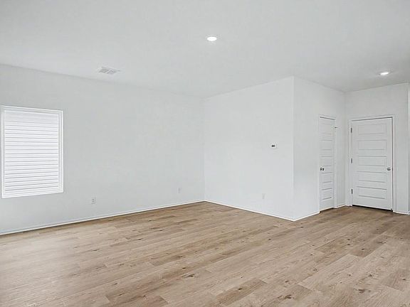 5th image of 3640 Maggie Rd