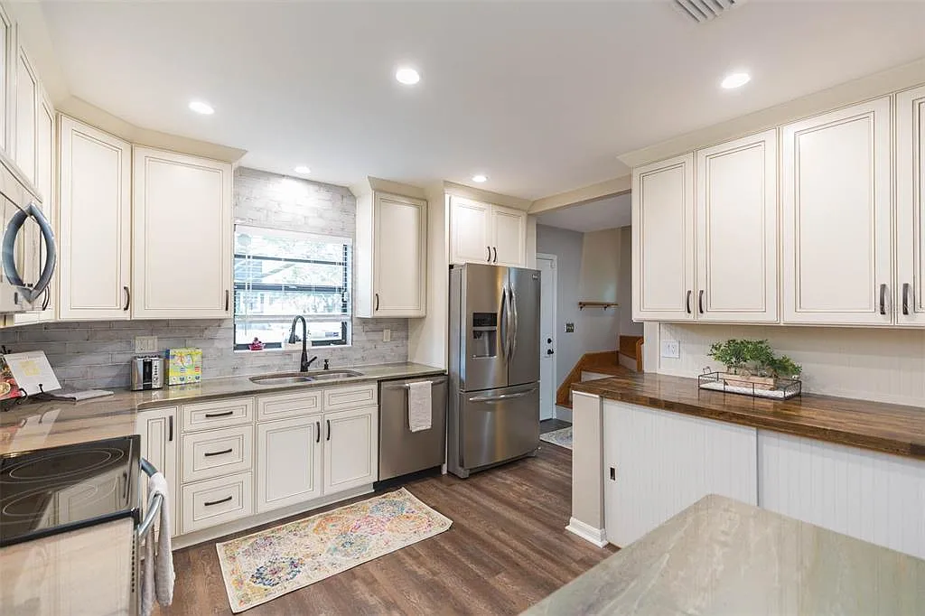 2 bed, 2.5 bath, 1496 sqft, $5,995 — Photo 4