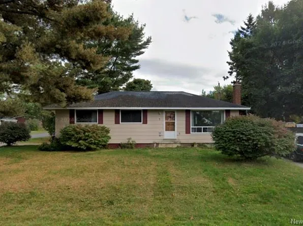 7 Murray St, Miramichi, NB E1N 1Y5