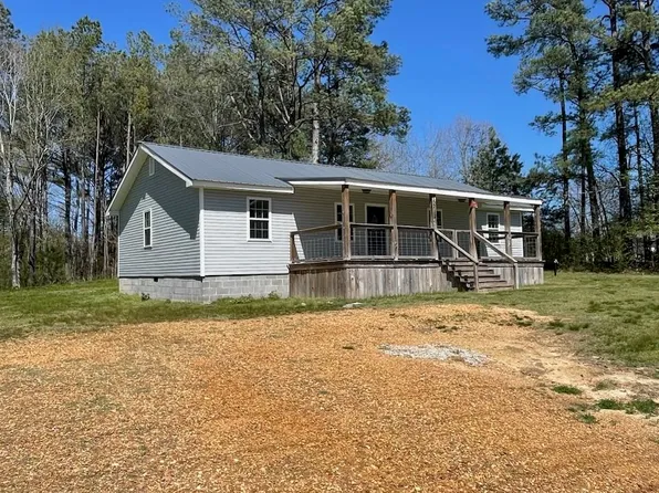 5712 57th Hwy E, Michie, TN 38357