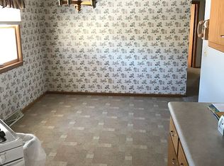 1806 N Claremont Dr, Janesville, WI 53545