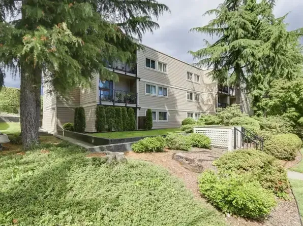 1121 Howie Ave #309, Coquitlam, BC V3J 1T9
