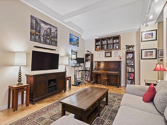 3rd image of 244 Madison Ave APT 8B