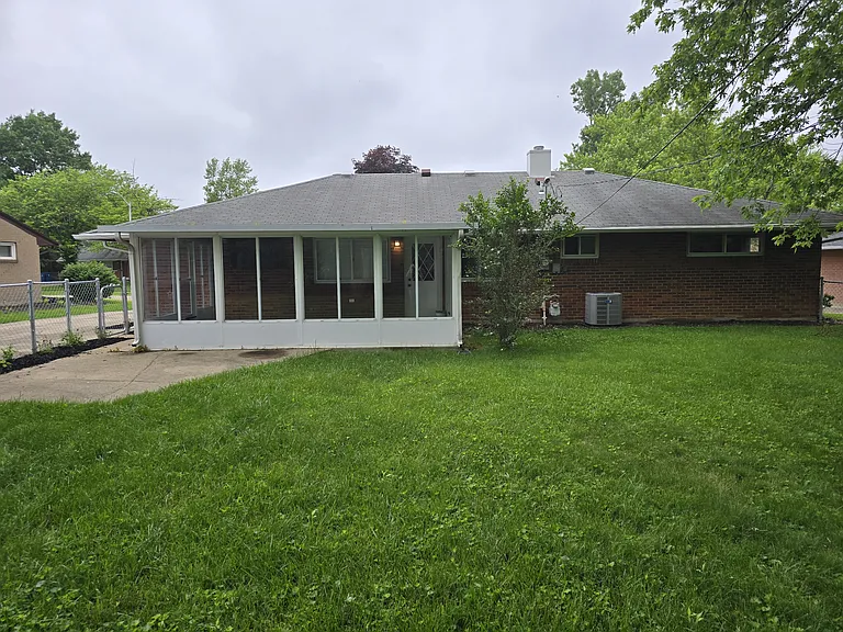 5644 Shady Oak St — Photo 3