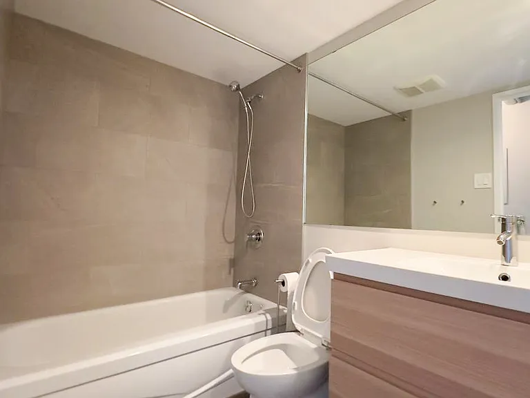 77 Edmonton St #1002 — Photo 14