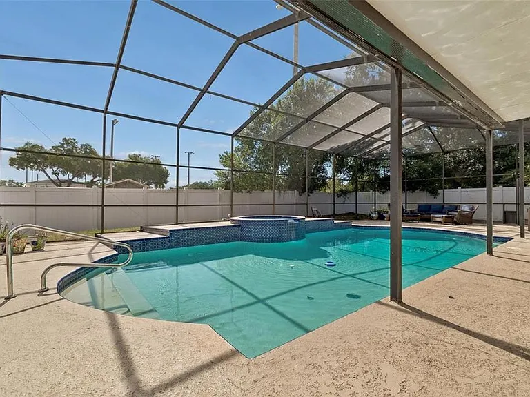 2620 Giant Pl — Photo 2
