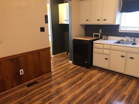 5th image of 309 Handley Pl