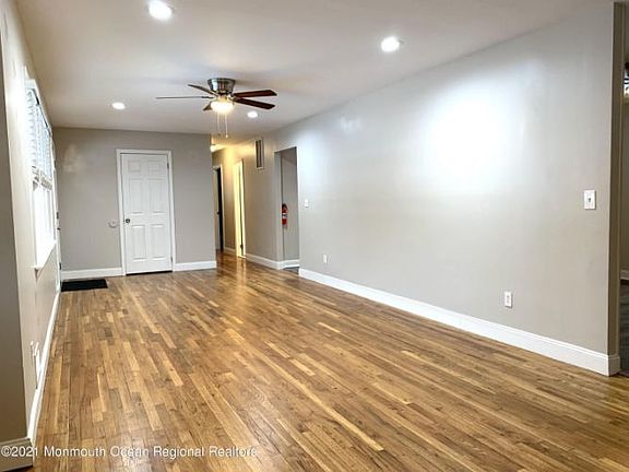 4th image of 388 Suburban Dr
