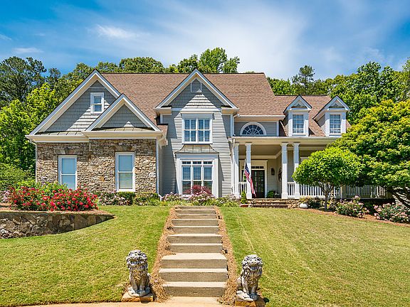 2nd image of 2060 Fairhill Ln NW