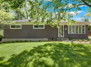 1S540 Macarthur Dr, Oakbrook Terrace, IL