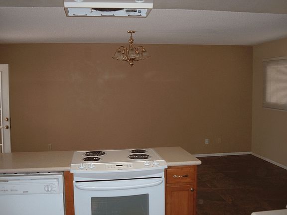 4th image of 1042 E Frost Dr