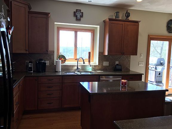 4th image of 37 Fernwood Ln