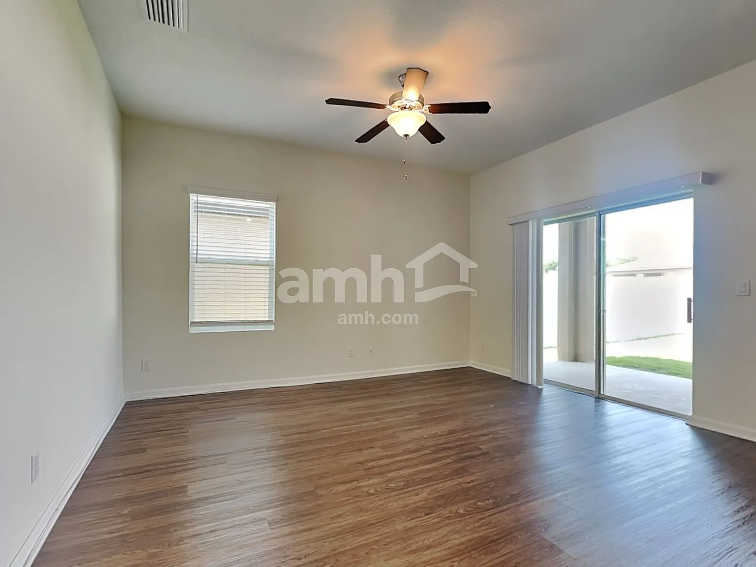 4 bed, 2.0 bath, 1802 sqft, $2,310 — Photo 4
