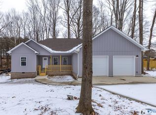 1005 Colonial Dr SW, Hartselle, AL 35640