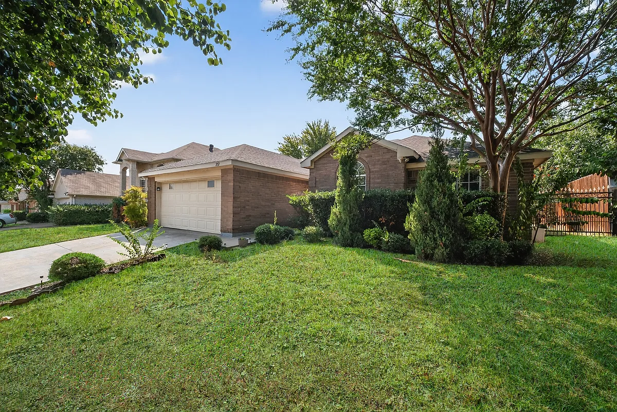 Building Photo - 202 Kenosha Ln