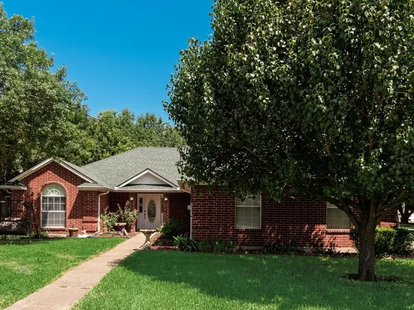 301 S Cir, Grandview, TX 76050