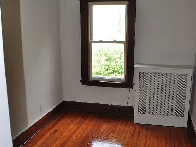 7 Teunis St #2 — Photo 8