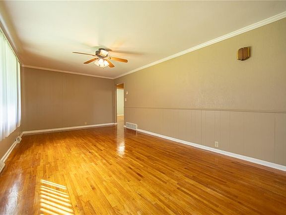 3rd image of 507 Commercial St