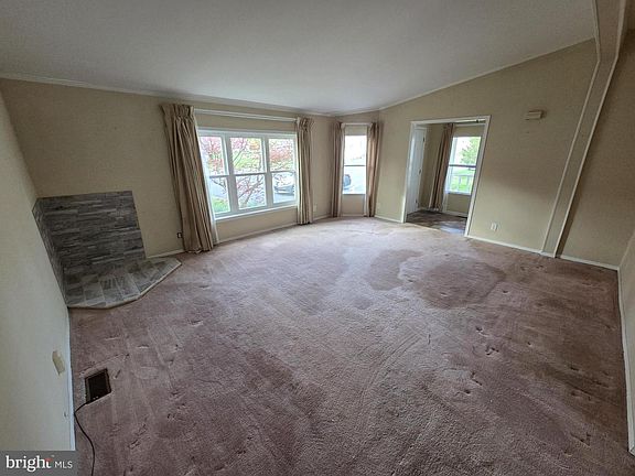 4th image of 5 Oak Cir