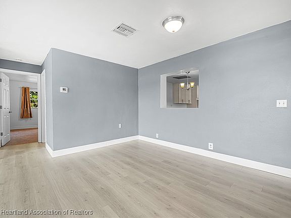 5th image of 2736 Nautilus Dr