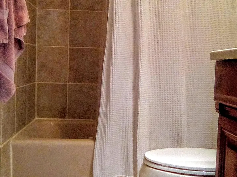 Greenmont Ct — Photo 6