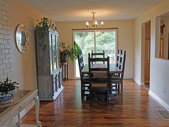 5th image of 62 Twin Firs Estates Dr