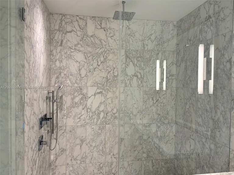175 SE 25th Rd #901 — Photo 11
