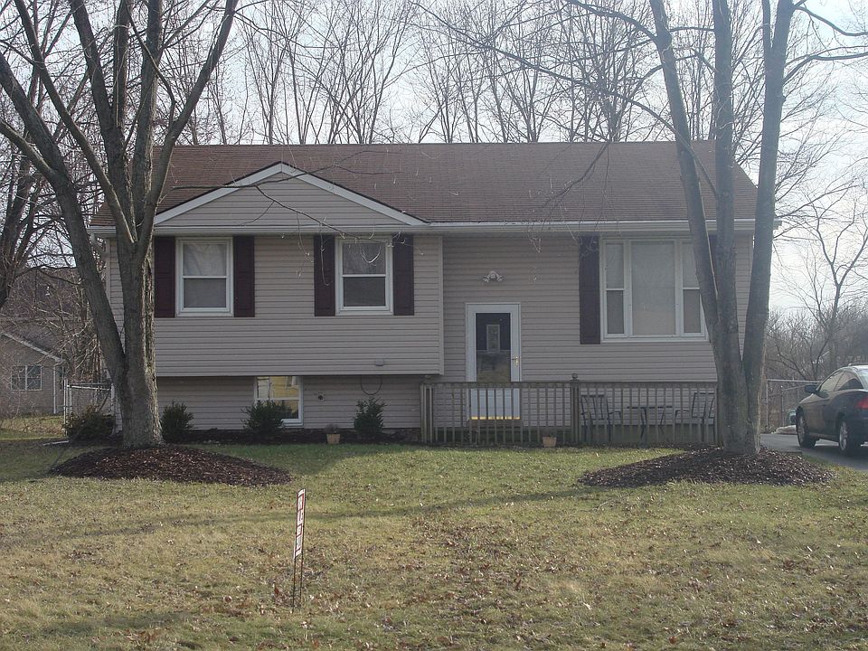 1st image of 8020 Venice Dr NE