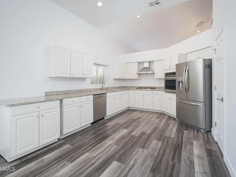 18031 N 15th Pl — Photo 8