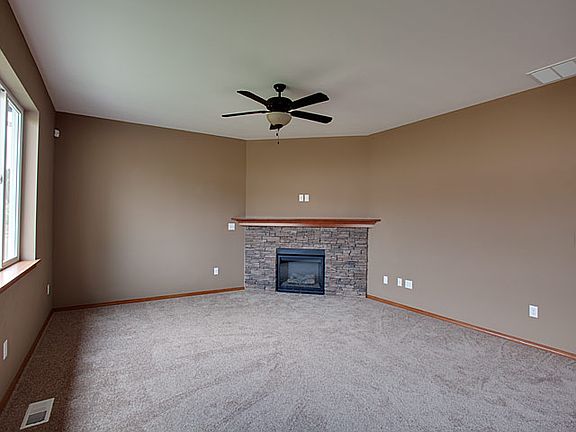 3rd image of 114 Ames St NE Lot 39