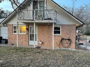 121 N Melanie Dr, Azle, TX 76020