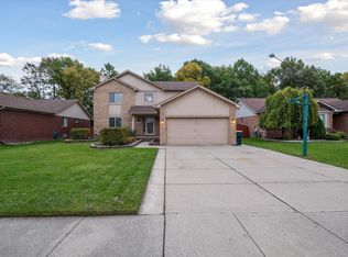 45976 Pat St, Chesterfield, MI 48051