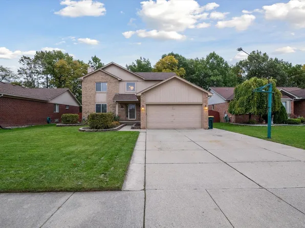 45976 Pat St, Chesterfield, MI 48051