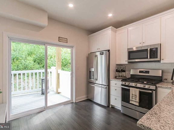 4th image of 109 Colwell Ln #5