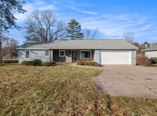 3059 Thorncrest Dr SE, Grand Rapids, MI 49546