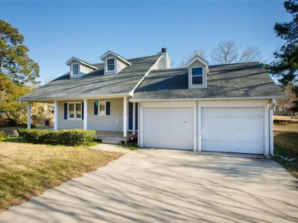 445 Breezeview Cir, Macon, GA 31220
