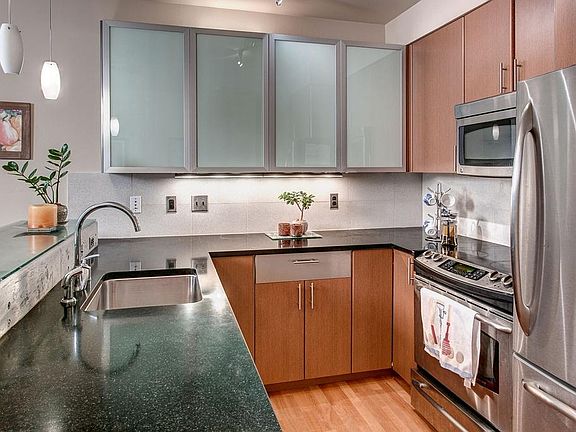 4th image of 3104 Western Ave Unit 207