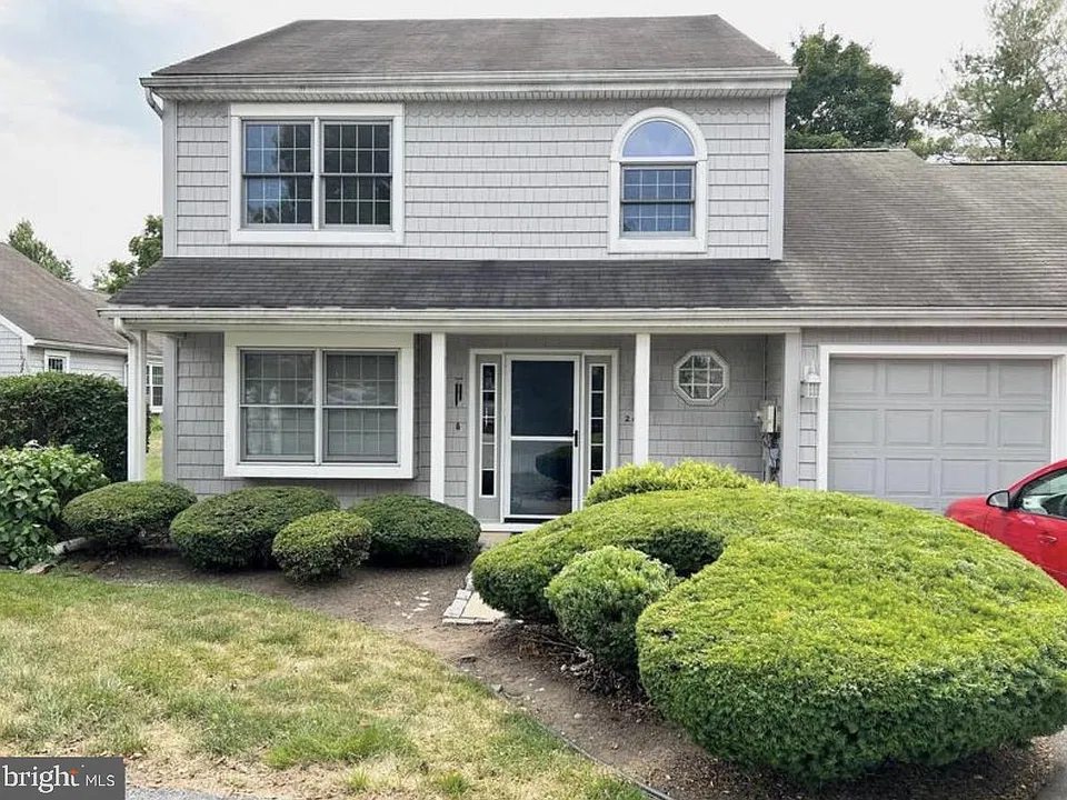 262 Crescent Dr