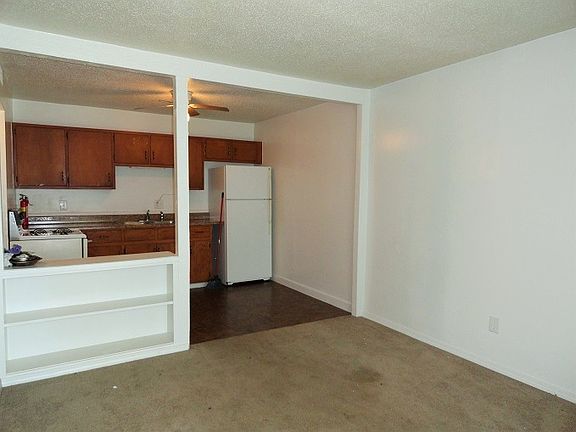 3rd image of 15402 Bellaire Ave APT I