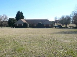 301 Clevy Bush Dr, Inman, SC 29349