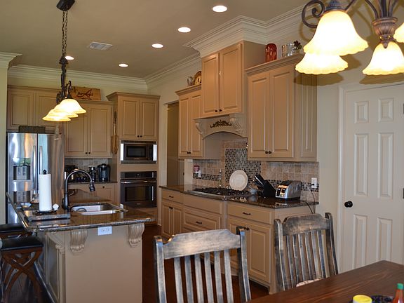 3rd image of 22443 Fairway View Dr