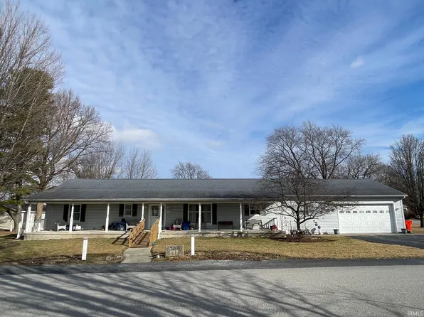 209 N Columbia St, Francesville, IN 47946