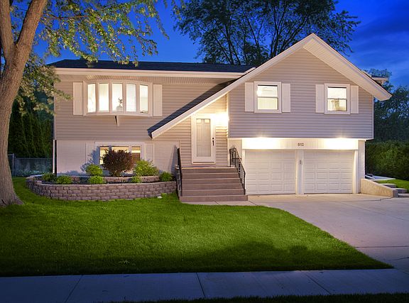 2nd image of 612 Cambridge Dr