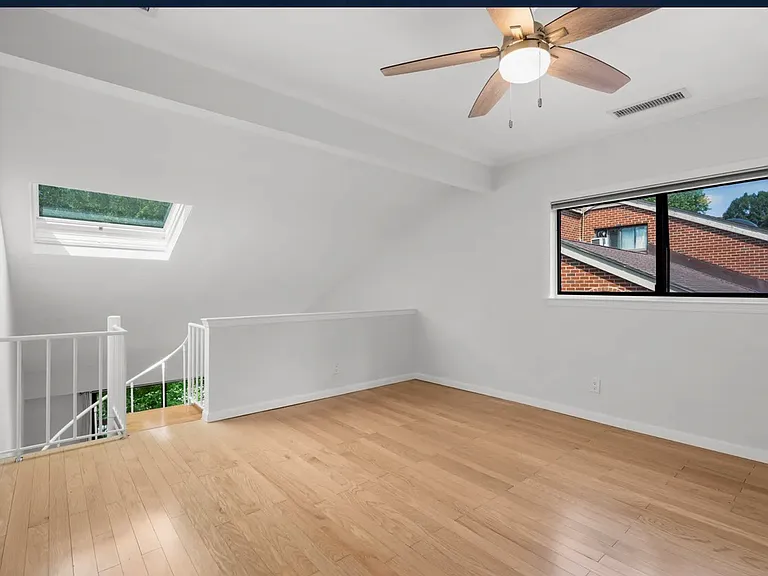 18 Bronxville Glen Dr #11 — Photo 10