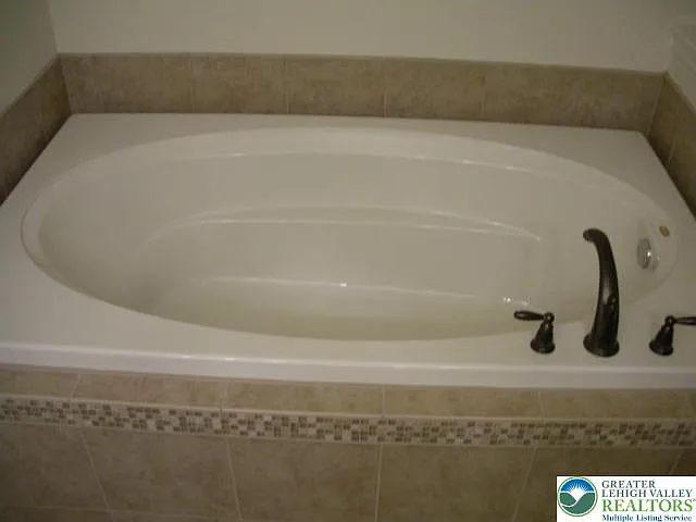 6149 Valley Forge Dr — Photo 10