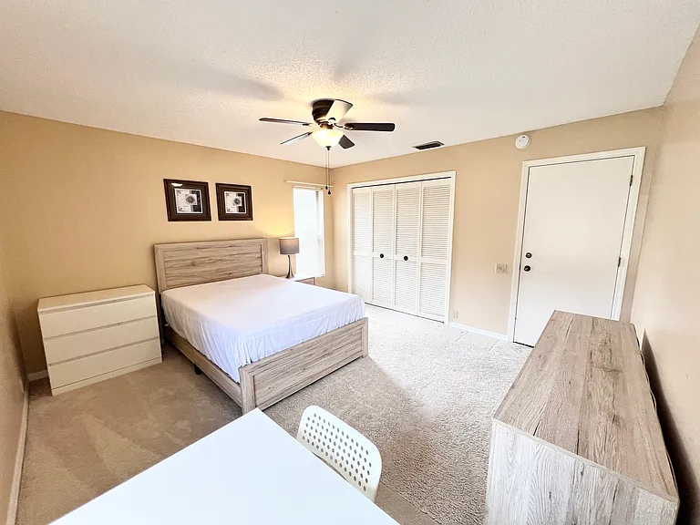 15823 Amberly Dr — Photo 5