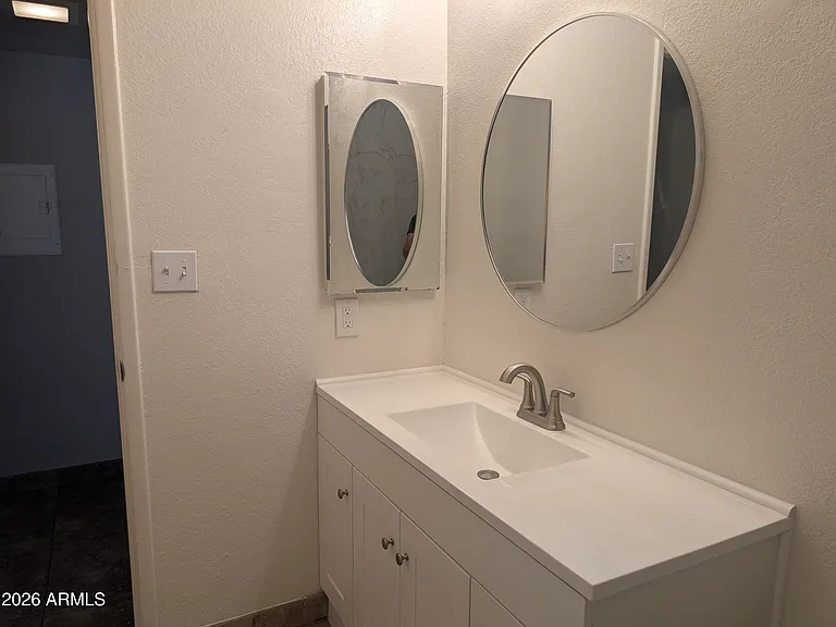 540 N May St #1101 — Photo 14