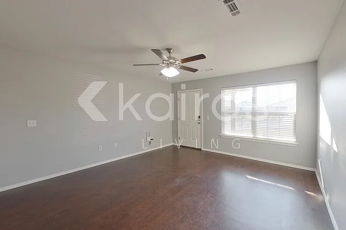 5004 Thomas St #A — Photo 2